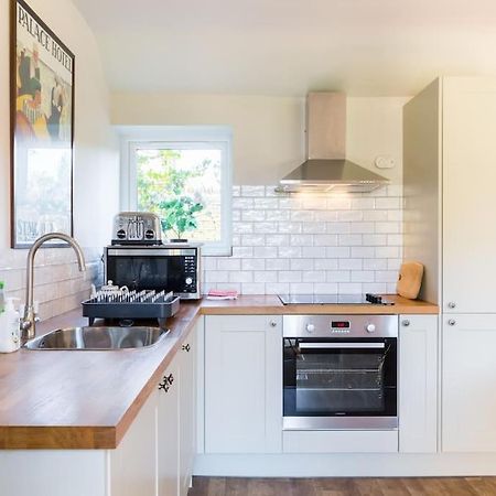 Charming Cottage Surrounded By Idyllic Garden In Peaceful Location In Central Charlbury Zewnętrze zdjęcie